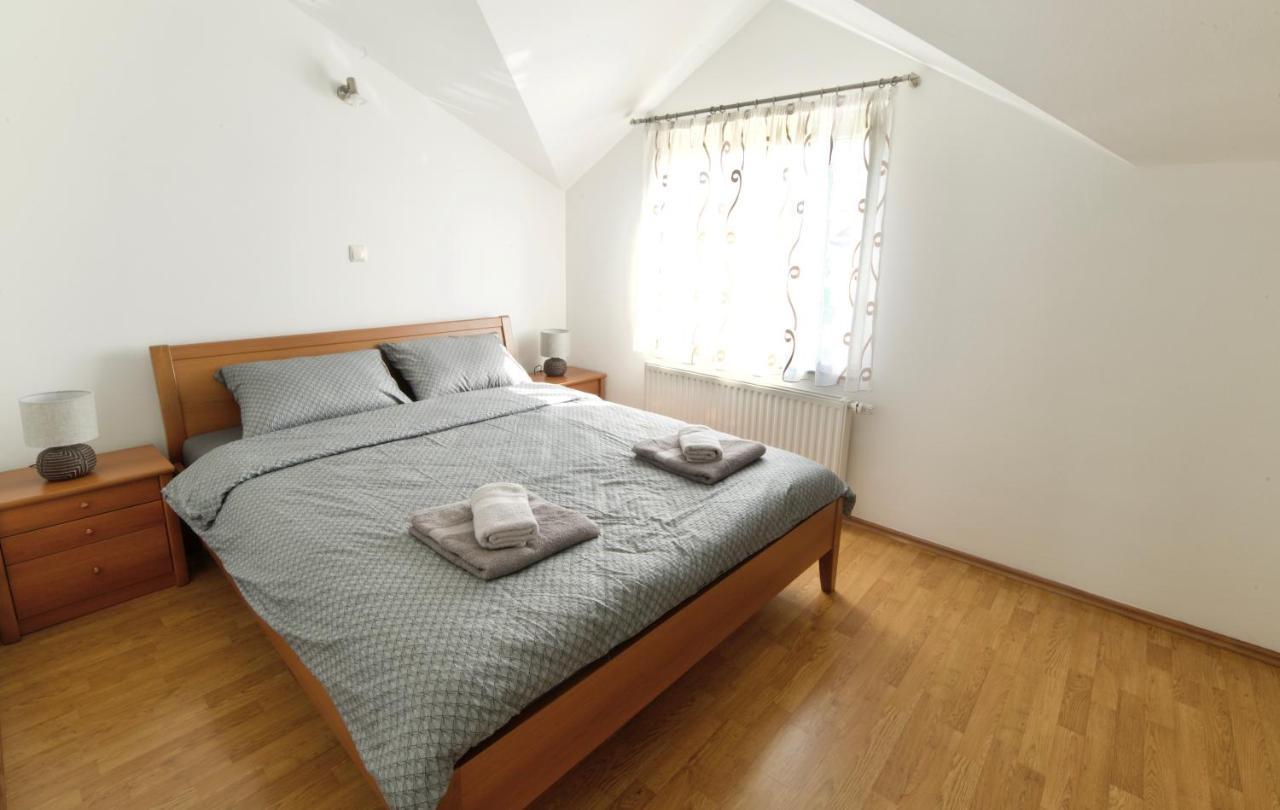 Relax House Nizic Villa