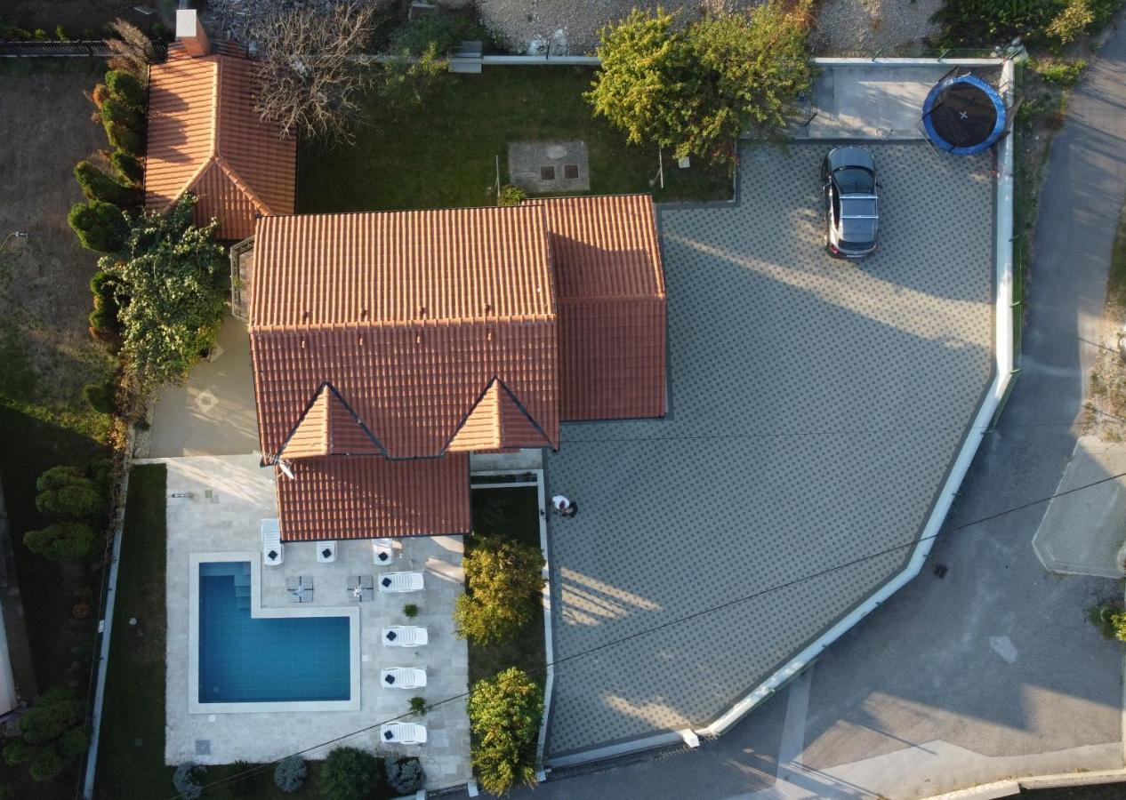 Relax House Nizic Villa *